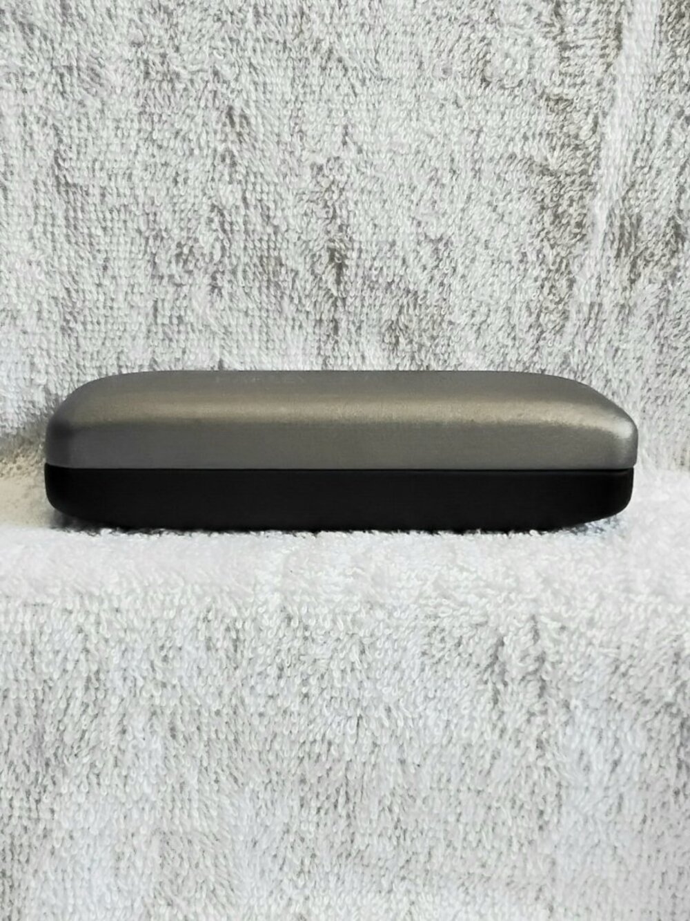 Genuine 6 1/2" Harley Davidson Hard Shell Eyeglass Case That Snaps Shut!! - Picture 2 of 7